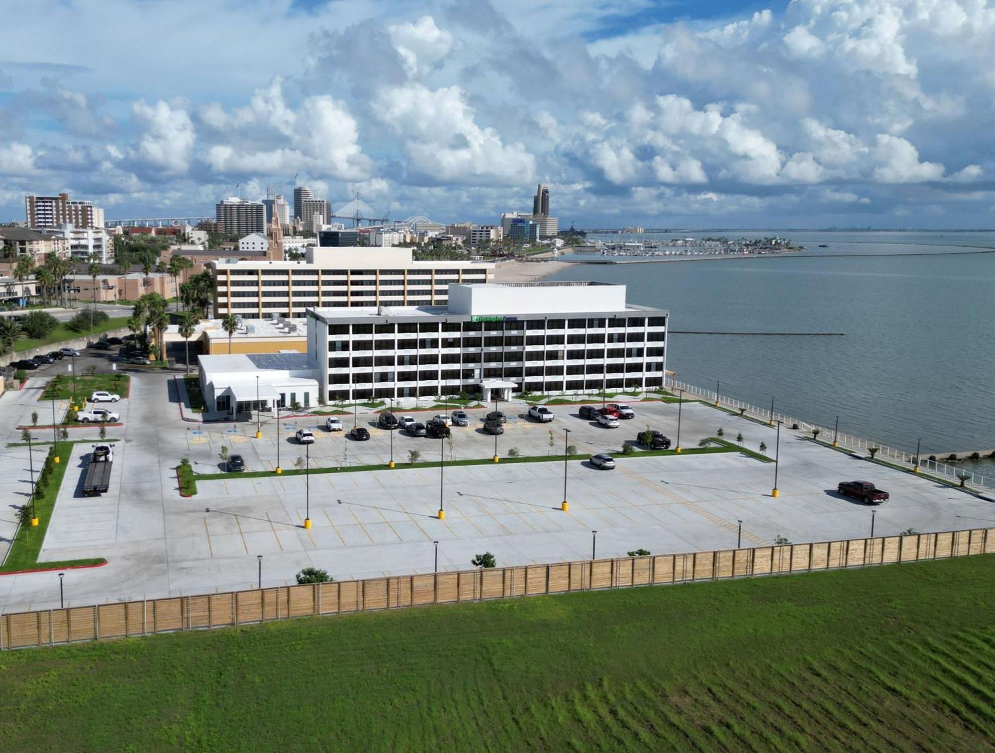 Holiday Inn Express Corpus Christi - Beachfront By Ihg Eksteriør bilde